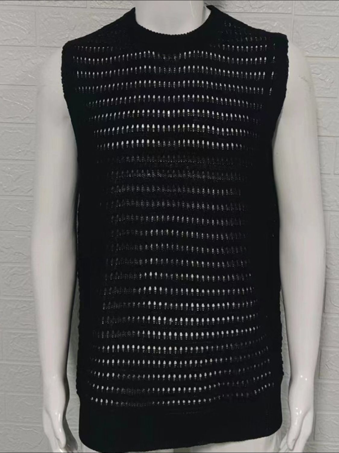 Men's Sleeveless Knit Top