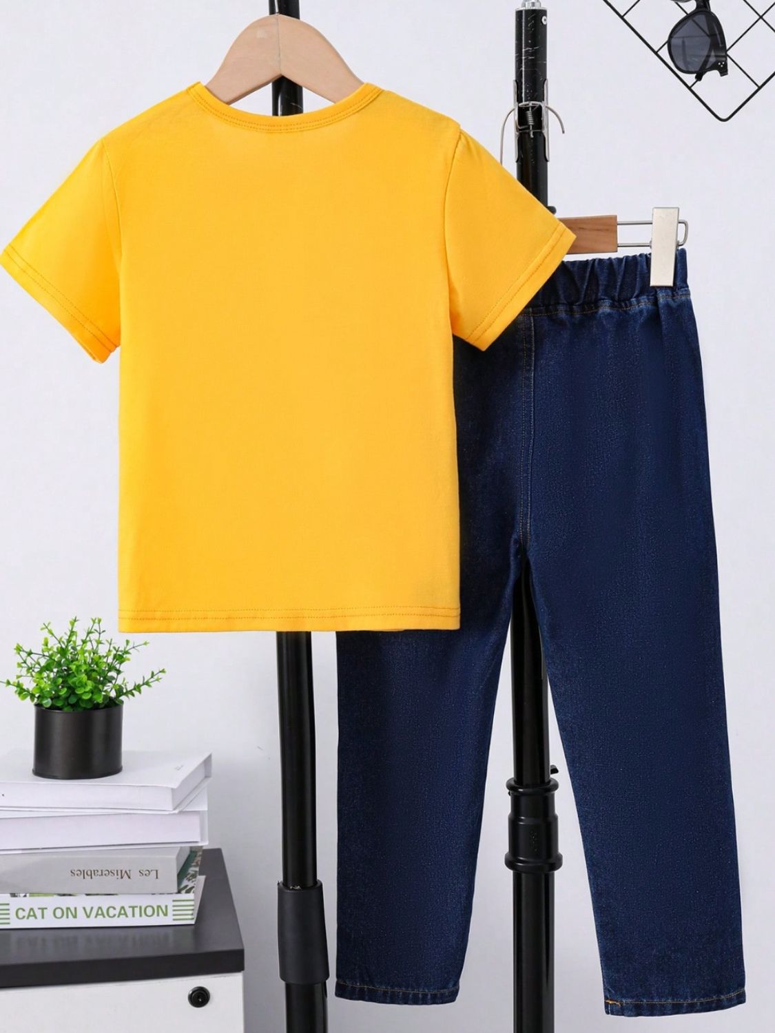 Children's Graphic T-Shirt and Jeans Set