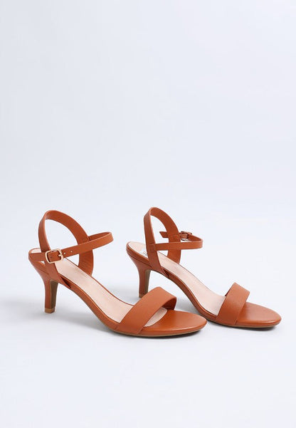 Tomari Pin Buckle Kitten Heel Sandals